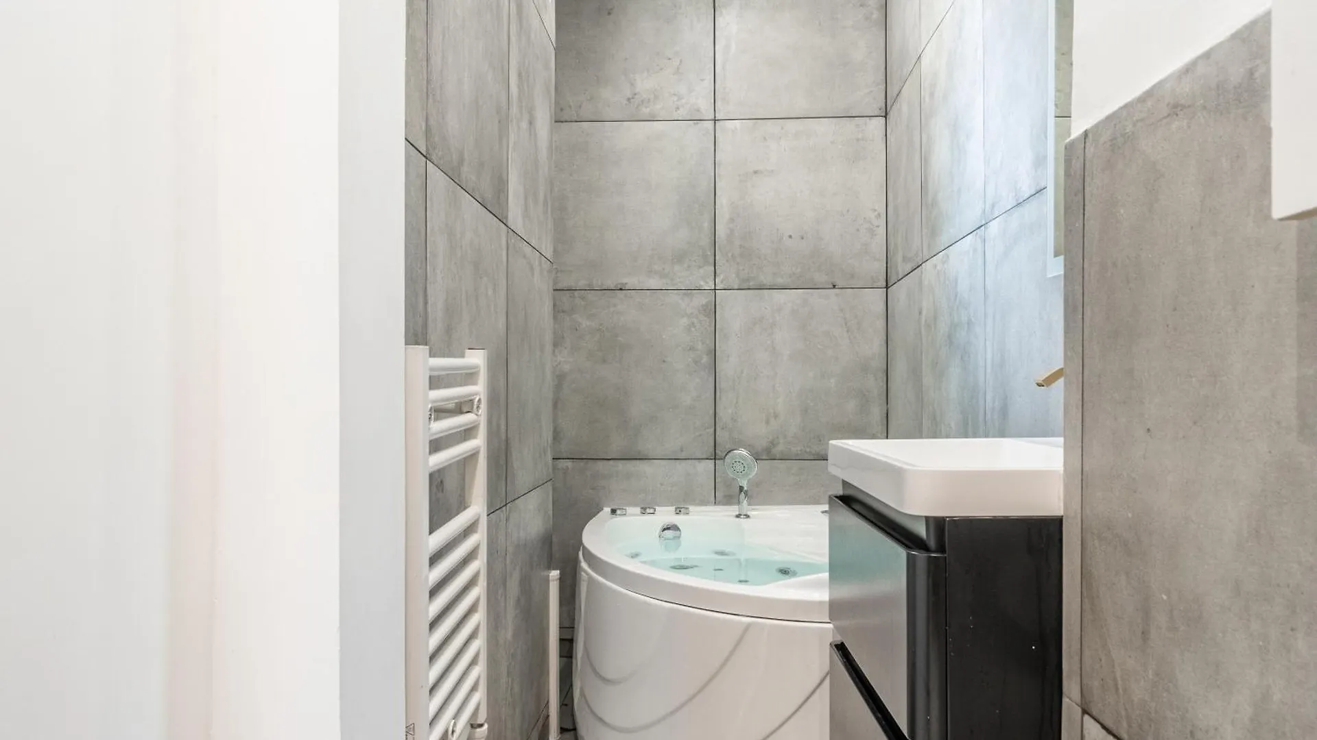 Lavie Maison Eiffel Ac Hot Tub Paris 0*,