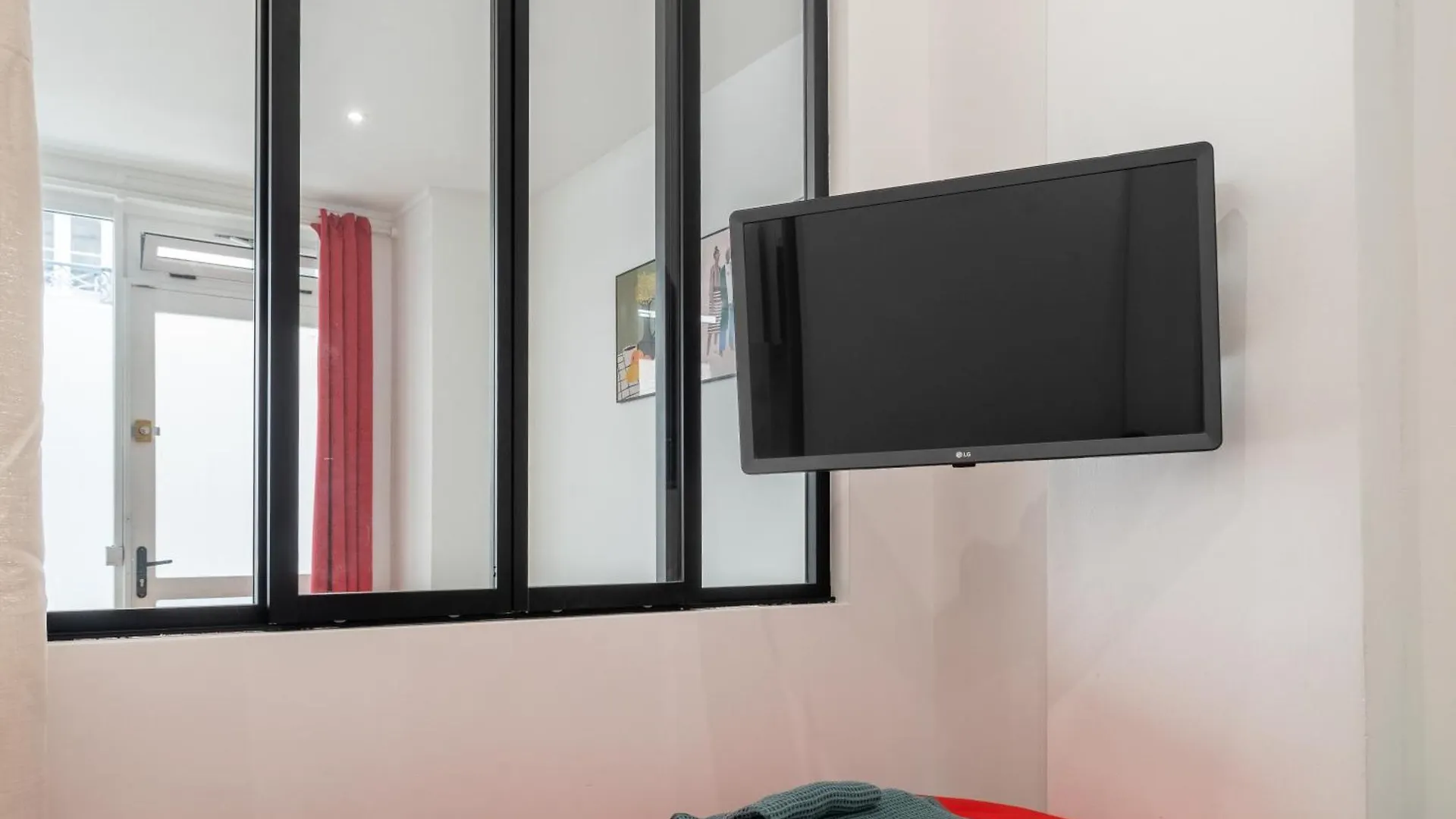 Lavie Maison Eiffel Ac Hot Tub Paris 0*,  France