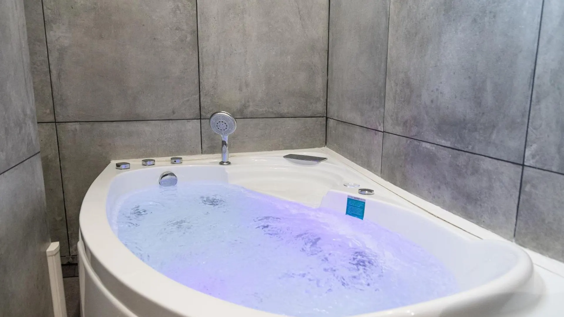 Lavie Maison Eiffel Ac Hot Tub Paris 0*,  France